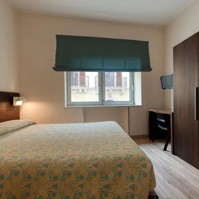 غرفة مفردة، Hotel Barsotti 7/19