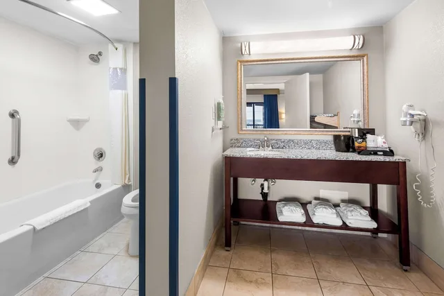 غرفة قياسية بسريرين كوين، Best Western Kent Narrows Inn 7/8