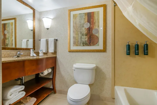 غرفة بسرير كينج، Doubletree By Hilton Jefferson 3/3
