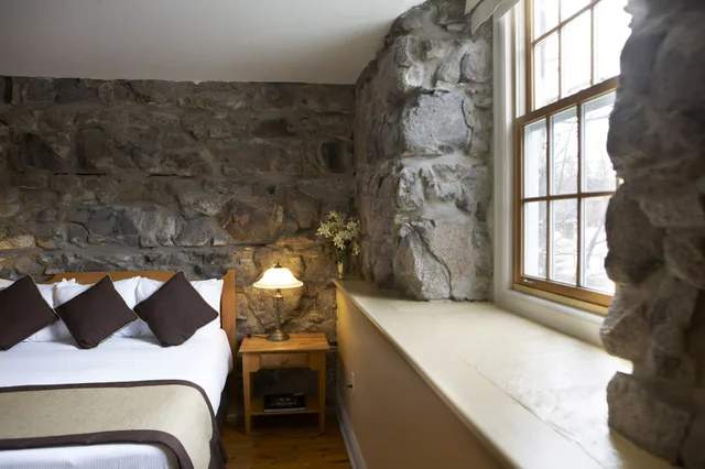 Mill River, King Bed، Moulin Wakefield Mill Hotel and Spa 3/4
