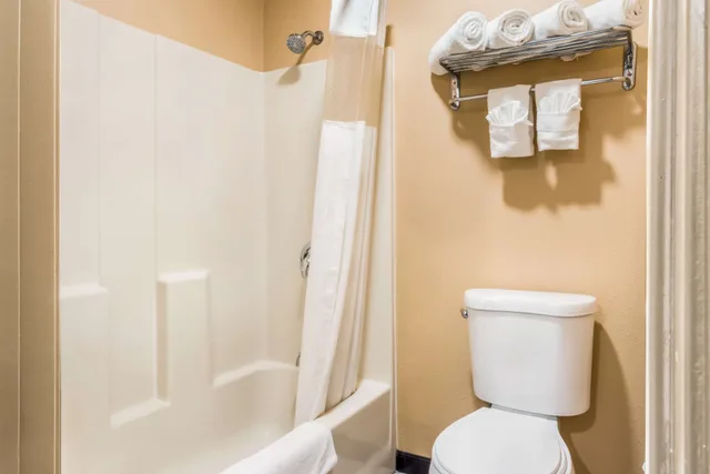 غرفة بسريرين كوين للمدخنين، Americas Best Value Inn Ukiah 3/3