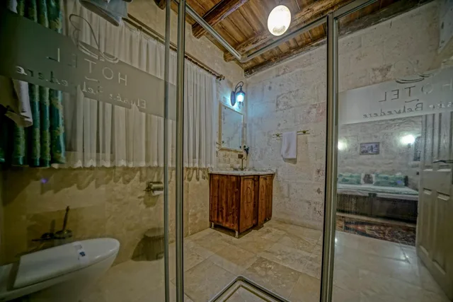 غرفة قياسية بسرير مزدوج، Elysee Cave House 3/3