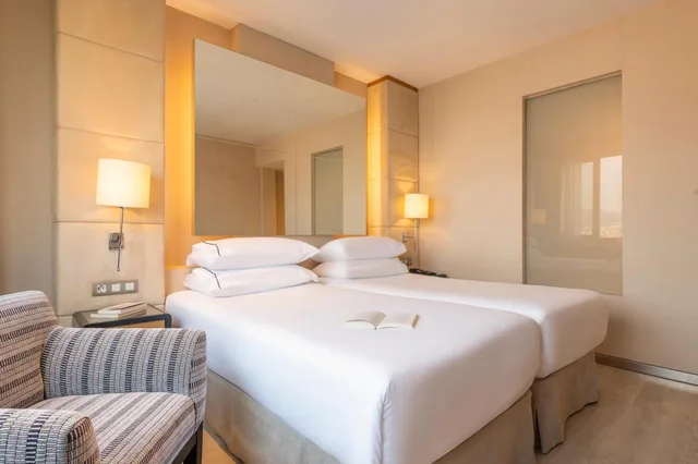 غرفة ثلاثية بسرير كينج، Hotel Hesperia Barcelona Presidente 6/10