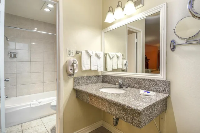 غرفة بسريرين كوين لذوي الإعاقة، Motel6 Claremont, CA 5/8