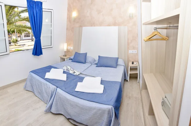 شقة بستة أسرّة بشرفة بـ3 غرف نوم مع أريكة، Maribel Apartments 2/4