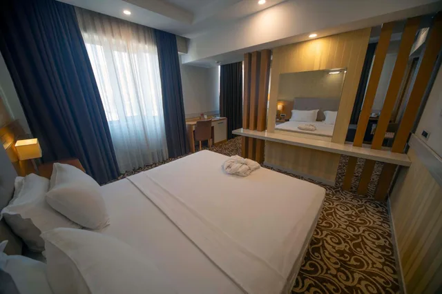جناح، Grand Itimat Hotel 2/10