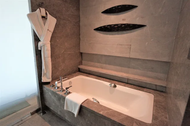 Superior, Deluxe, King Bed, The Westin Chongqing Liberation Square 6/8