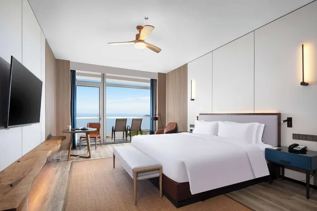غرفة تنفيذية بسرير كينج بإطلالة على البحر، Wyndham Wenzhou Cangnan Resort 1/1