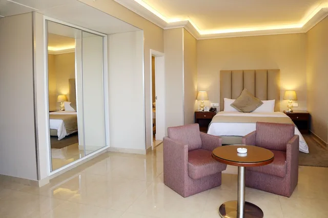 غرفة ديلوكس بإطلالة على البحر مفردة بسرير فردي، Bayview Hotel, Beirut 2/9