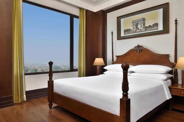 جناح بسرير كينج للمدخنين، Sheraton Grand Palace Indore Ex the Grand Bhagwati Palace 1/2