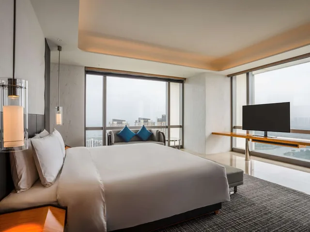 جناح بريستيج بسرير كينج بإطلالة على البحر، Sofitel Haikou Hotel 6/10