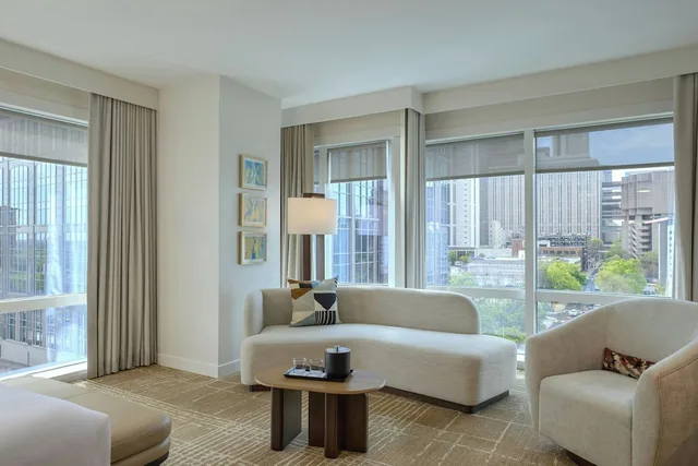 Deluxe, King Bed, W Atlanta Downtown 8/10