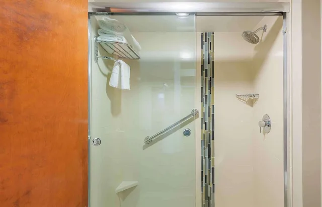 استوديو ديلوكس بسريرين كوين مع أريكة بمطبخ صغير، Extended Stay America Premier Suites - Cleveland - Independence 2/2