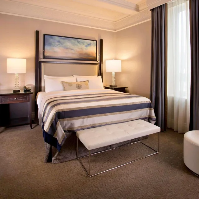 1 Bedroom, Royal, Suite, King Bed, City or Courtyard View، Hotel Fairmont Palliser 1/2