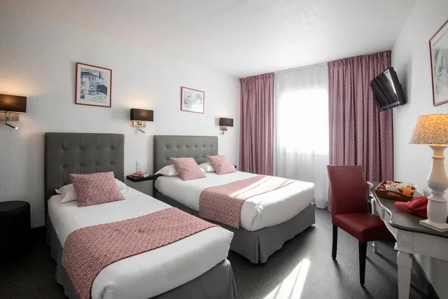 غرفة سوبيريور ثلاثية، Hotel du Forum 1/10