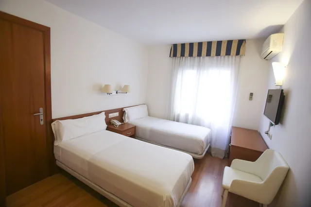 غرفة قياسية بسرير مزدوج، GATELL HOTEL 1/2