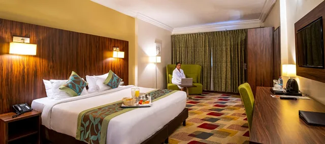 جناح جونيور، Alisa Hotel North Ridge 7/10
