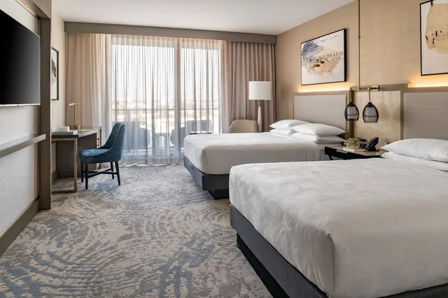 Room, 2 Queen Beds, Intracoastal View, Skyline View, Balcony، JW Marriott Clearwater Beach Resort & Spa 2/7