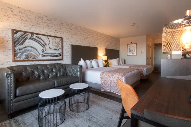 جناح بسريرين كوين، Oxford Suites Chico 2/4
