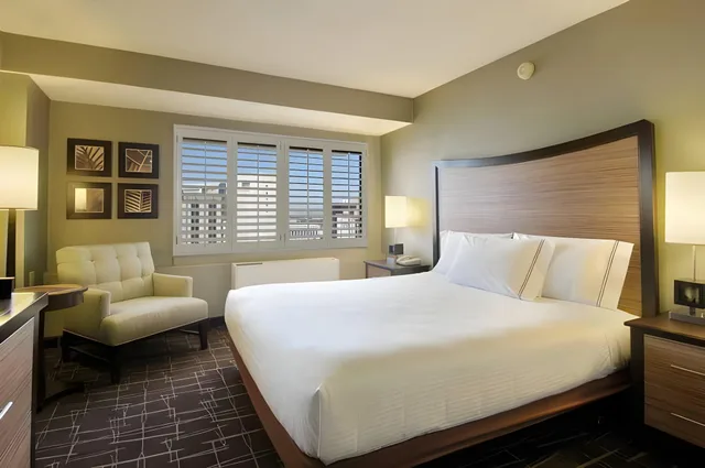 Deluxe, King Bed, Smoking, Fremont Hotel And Casino 1/1