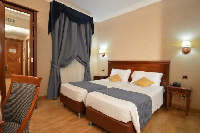 غرفة سوبيريور بسريرين منفصلين بجاكوزي، Hotel Montecarlo Roma 1/6