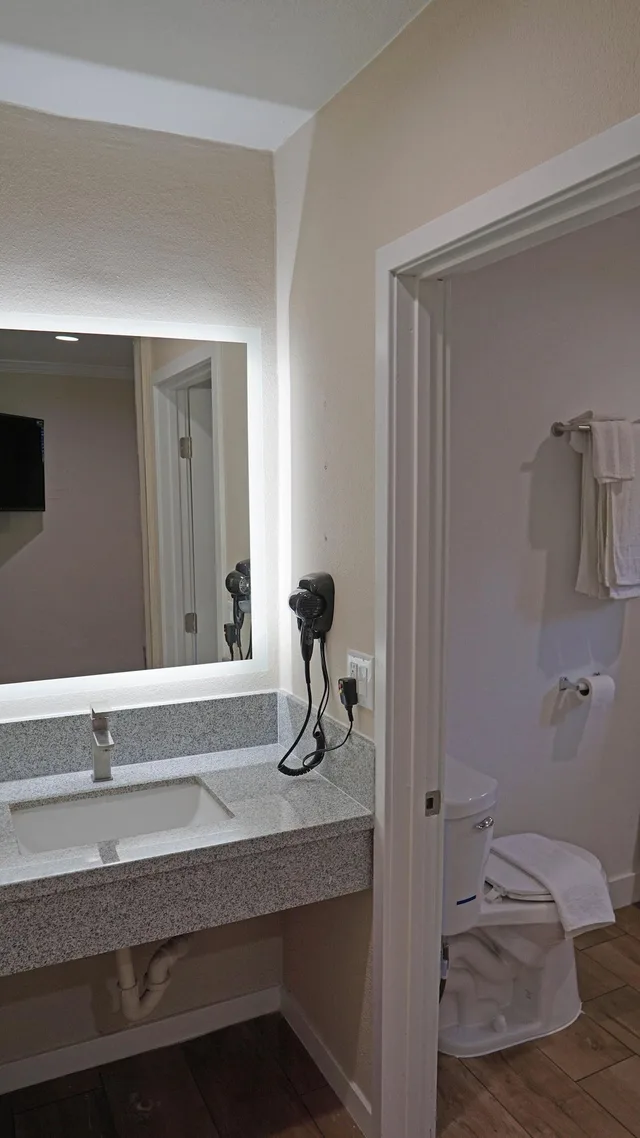 غرفة سيغنتشر بغرفتي نوم، Sea Breeze Inn 2/2