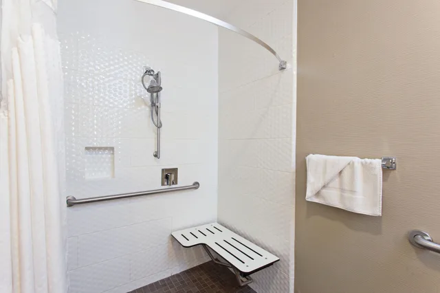 غرفة قياسية بسرير كينج بإطلالة على المدينة، Holiday Inn Express Hollywood Walk of Fame An Ihg Hotel 8/9