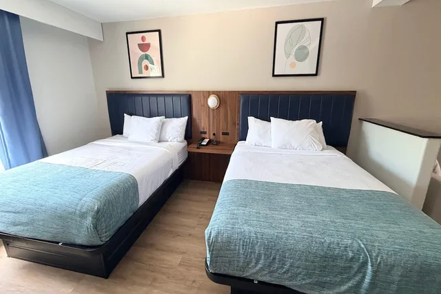 غرفة بسريرين كوين مع أريكة، Wingate by Wyndham Athens Near Downtown 2/9