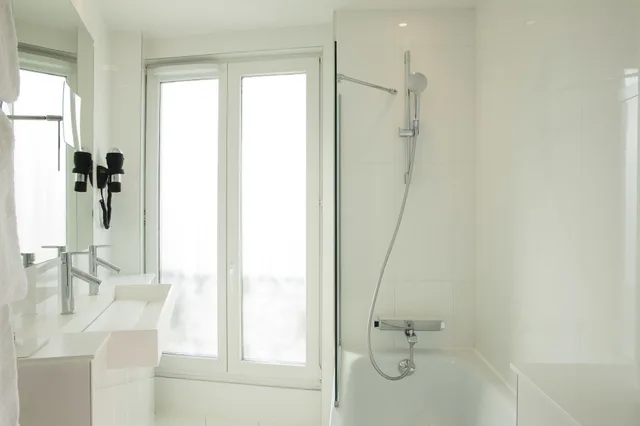 Adjoining, Double and Twin Beds، Hotel Eiffel Turenne 4/4