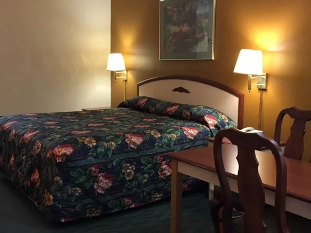 غرفة أساسية مفردة بسرير كينج، Budget Inn Talladega 3/9