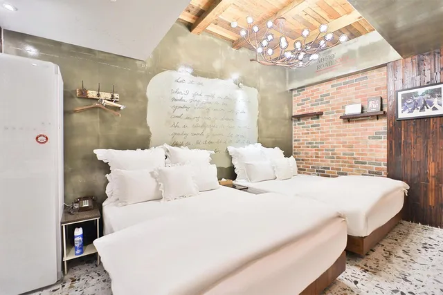 جناح بريميوم بسريرين منفصلين، February Hotel Hwanggeum 3/8