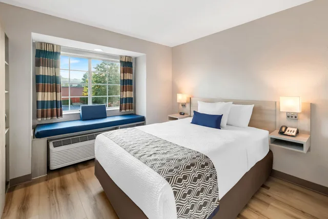 غرفة بسرير كوين، Microtel Inn & Suites by Wyndham Greenville / Woodruff Rd 2/5