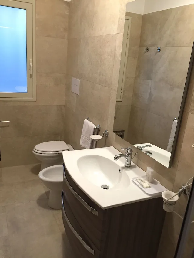 غرفة بانورامية بسرير مزدوج بإطلالة على البحر بشرفة، Hotel Riviera Palace 3/4