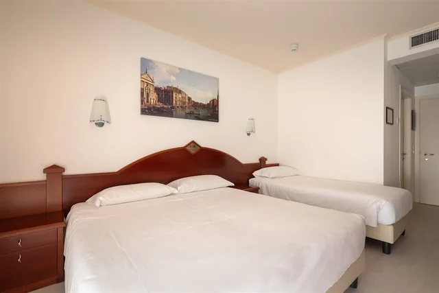 غرفة ثلاثية بثلاثة أسرّة، NOVENTA HOTEL 3/8