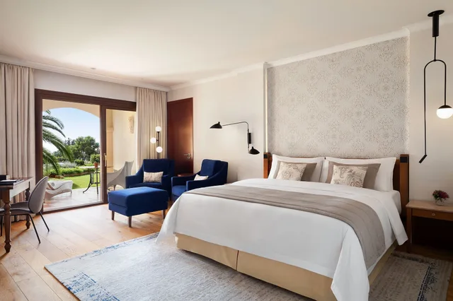 غرفة ديلوكس بسرير كينج بإطلالة على البحر بشرفة، St Regis Mardavall Mallorca Resort 6/10