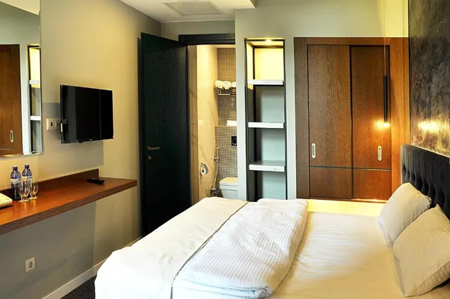 Standard, Double Bed, Just Inn Tbilisi 2/4