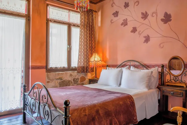 Room, Double Bed, Street View، Guesthouse Monastiri 1/7