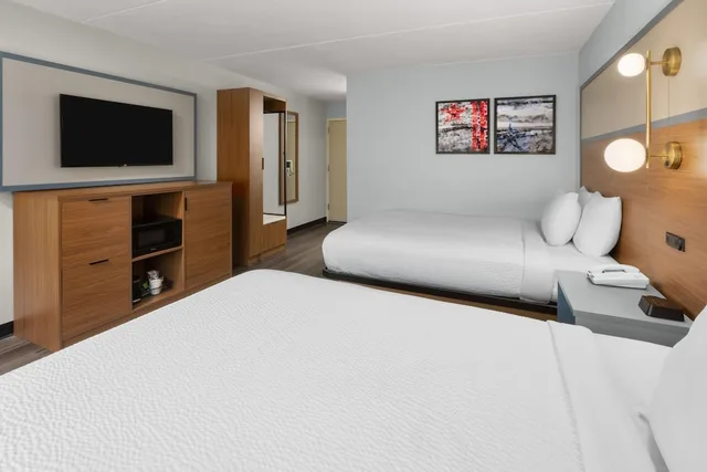 غرفة بسريرين كوين يُسمح فيها بالحيوانات الأليفة، Americinn By Wyndham Douglas/Saugatuck 4/6