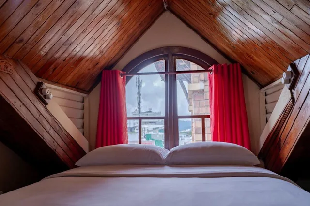 Room, Twin Beds, Attic، Saphir Dalat Hotel 2/5