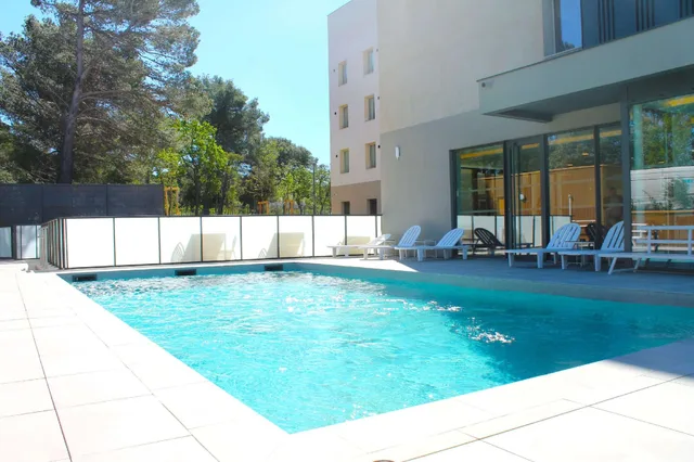 غرفة أساسية بسريرين منفصلين، Adonis le Castellet 1/1