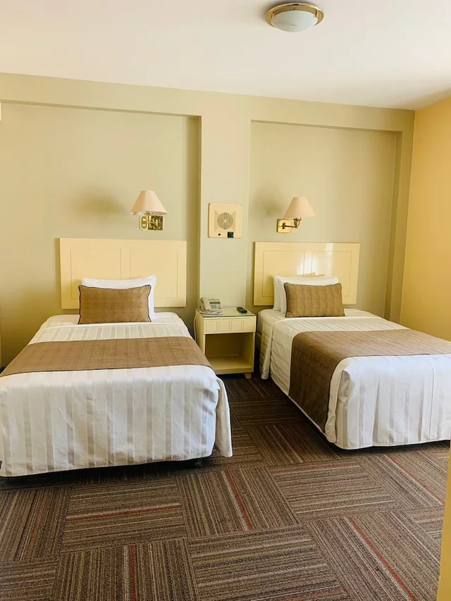غرفة ثلاثية بثلاثة أسرّة، Embajadores Hotel 1/4