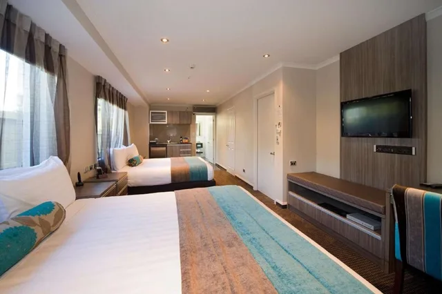 Grand, Apartment, 1 Double and 2 Queen Beds، Best Western Ellerslie International 1/1