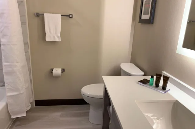 غرفة ديلوكس بسريرين كوين، Wingate by Wyndham Kanata West Ottawa 10/10