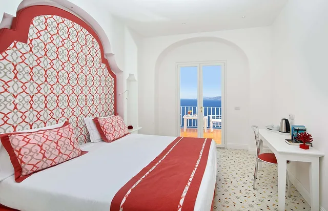 غرفة ديلوكس بسريرين منفصلين بإطلالة على البحر بشرفة، Hotel Tramonto d'Oro 3/10