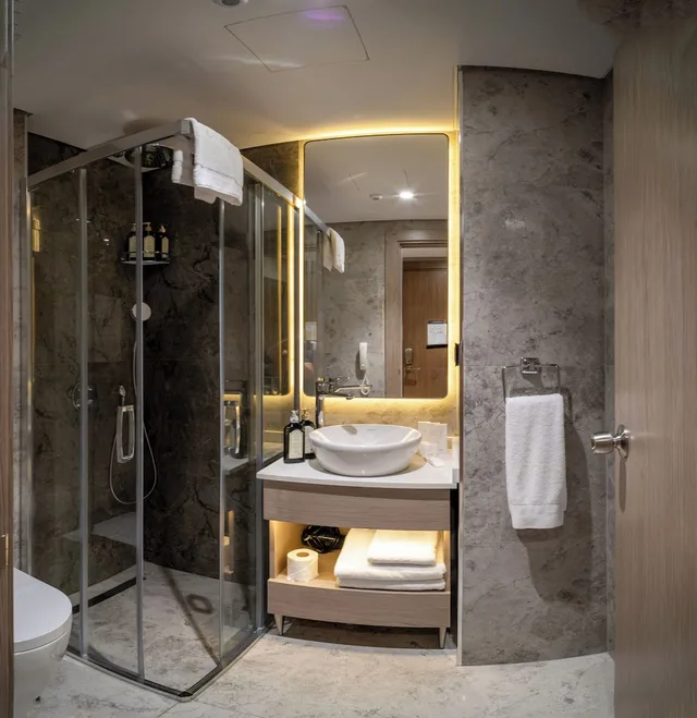 غرفة قياسية ثلاثية بثلاثة أسرّة، Rayelin Hotel Old Town 4/4
