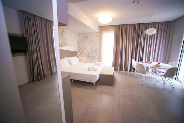 جناح جونيور، Malavoglia Inn 1/10