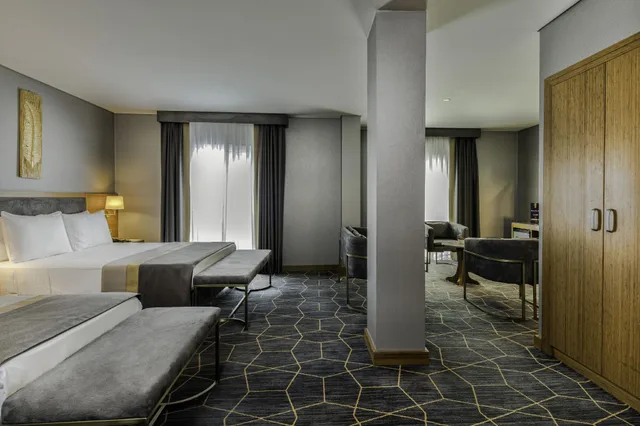 غرفة عائلية بسرير مزدوج وسريرين منفصلين، Hotel Venera Istanbul 1/1