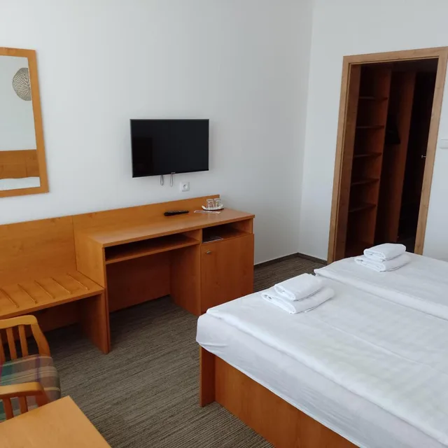 غرفة قياسية بسرير مزدوج، Adamantino Hotel 5/9