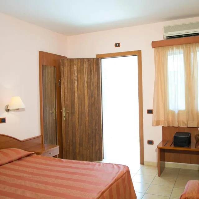 غرفة قياسية بسرير مزدوج أو سريرين منفصلين بشرفة، Garden Hotel Ripa 3/9