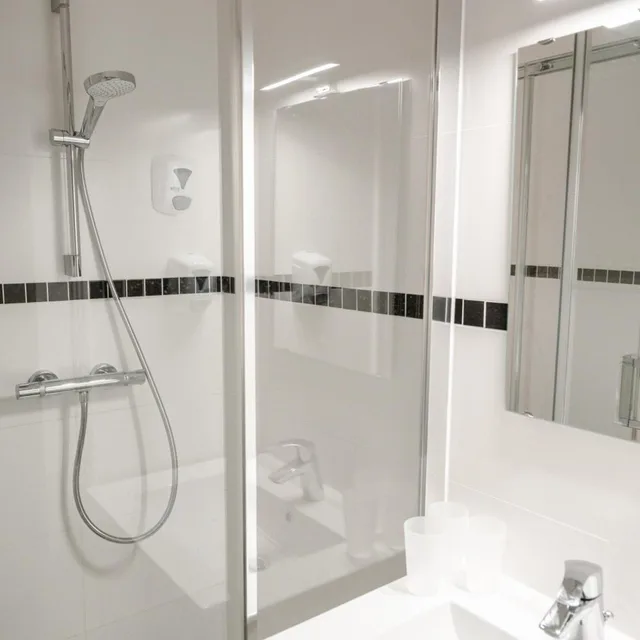 غرفة كلاسيكية ثلاثية، Hotel des Arts 8/8